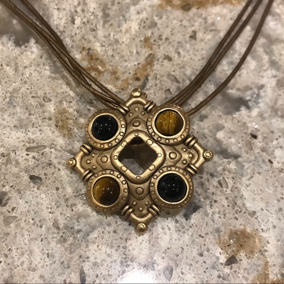 Premier Designs Necklace w/ Gold Pendant w/ Accent - Picture 4 of 8